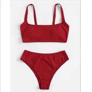 Scoop neck with high waist bikini